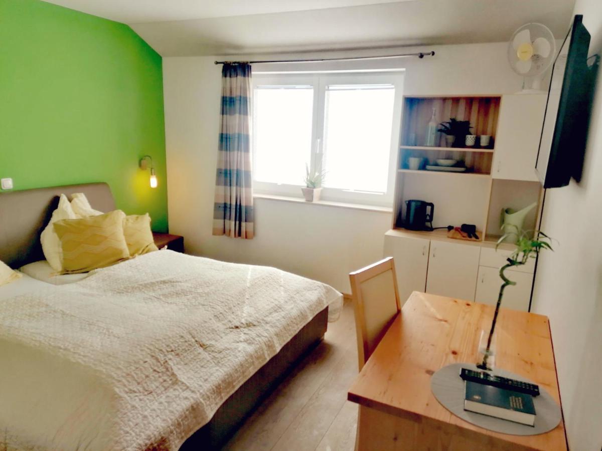 Taferne In Koestendorf - Ferienwohnung Monteurzimmer Ноймаркт-ам-Валлерзе Экстерьер фото
